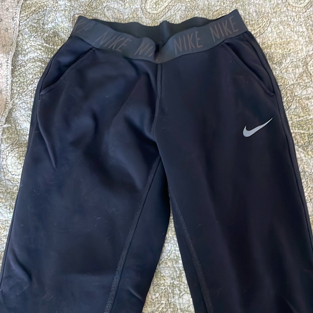 Nike capri